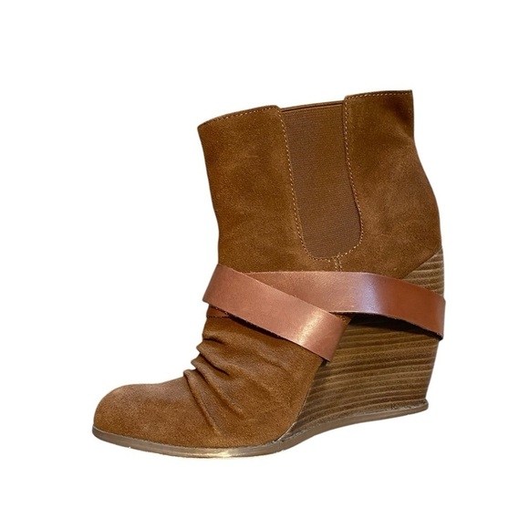 Seychelles Brown Ankle Boots with Suede Finish and Strap Detail Size 10 - Picture 6 of 9